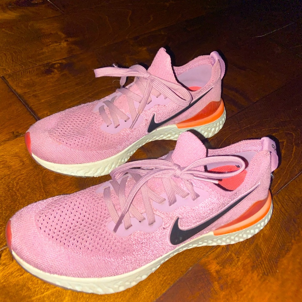nike epic react tennis shoes